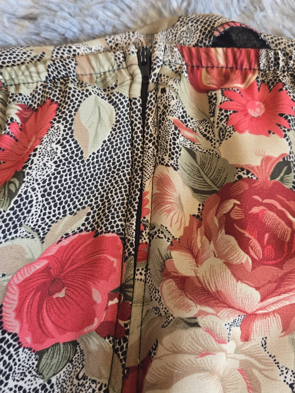Vintage Dress Barn Floral A-Line Midi Skirt in Red and Cream, Size 1x